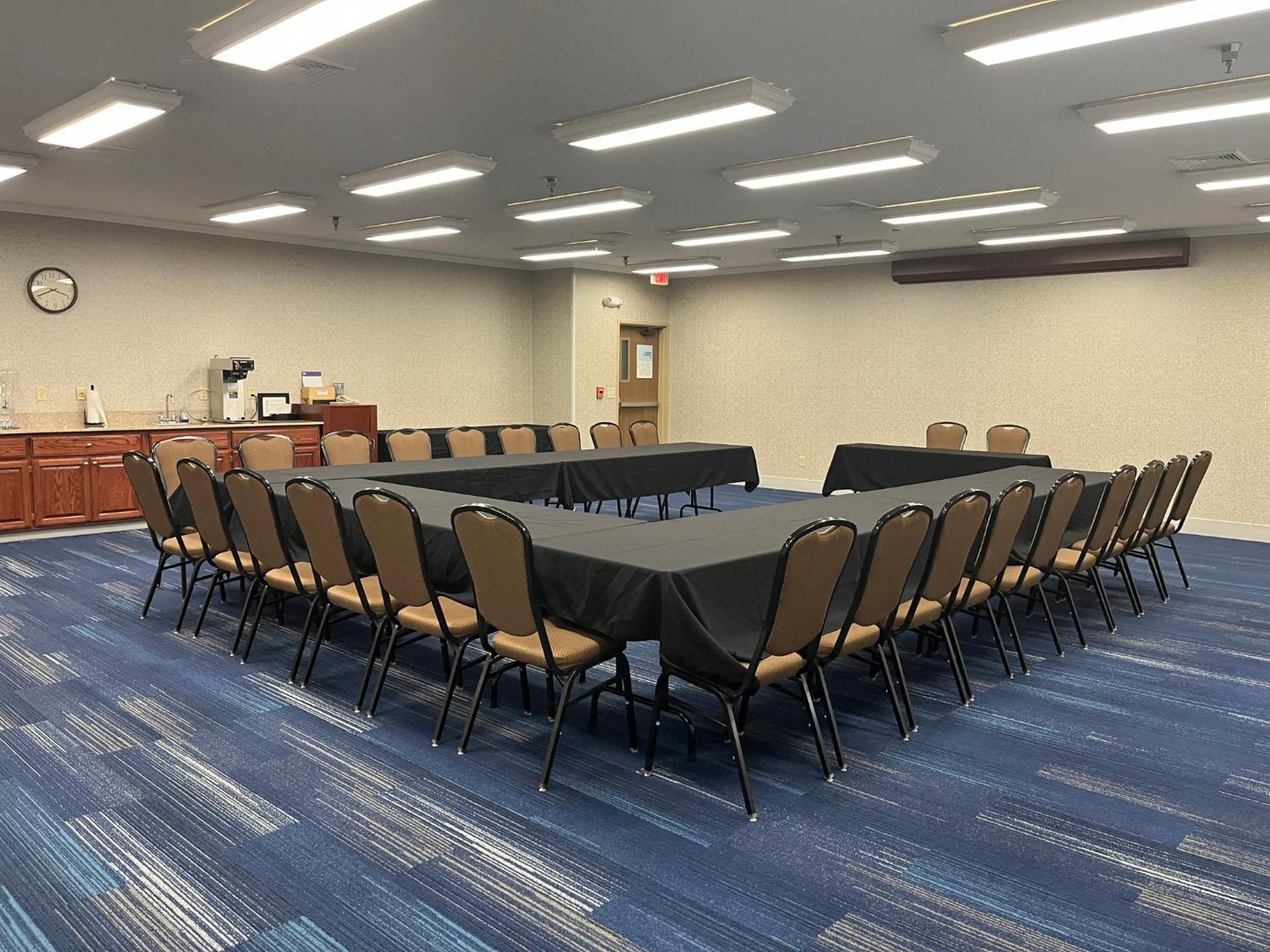 Holiday Inn Express Hotel & Suites Sioux Falls At Empire Mall By Ihg מראה חיצוני תמונה