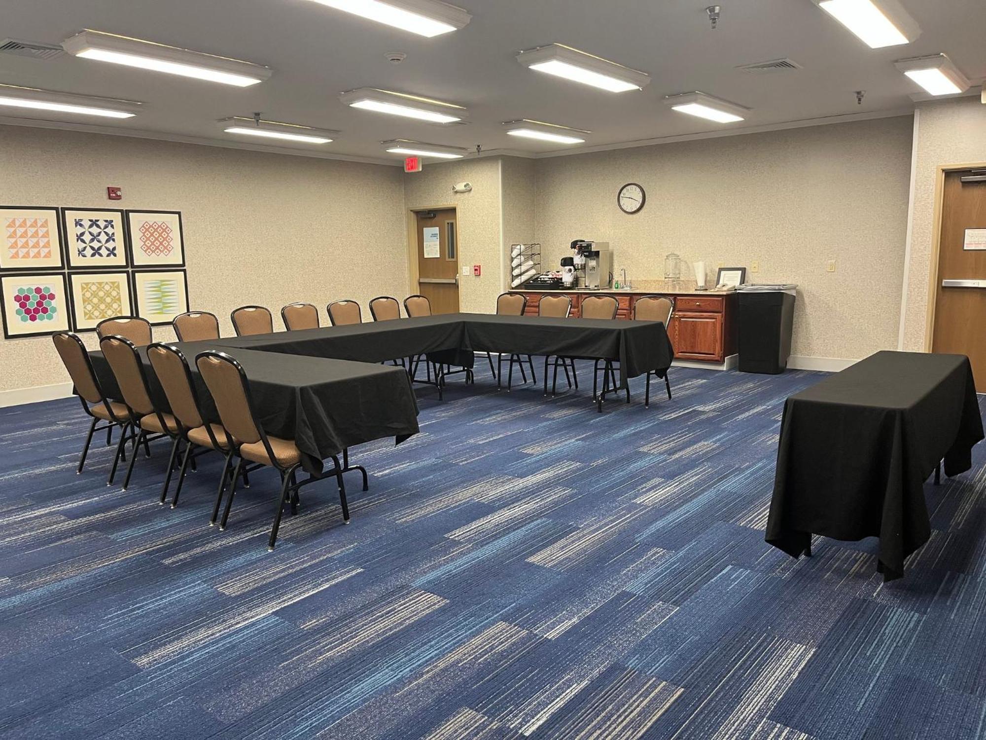 Holiday Inn Express Hotel & Suites Sioux Falls At Empire Mall By Ihg מראה חיצוני תמונה